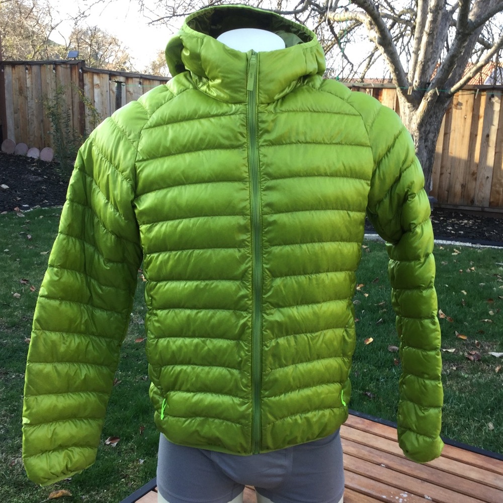 Men’s UNIQLO Ultralight Down Puffer Hoody Jacket
